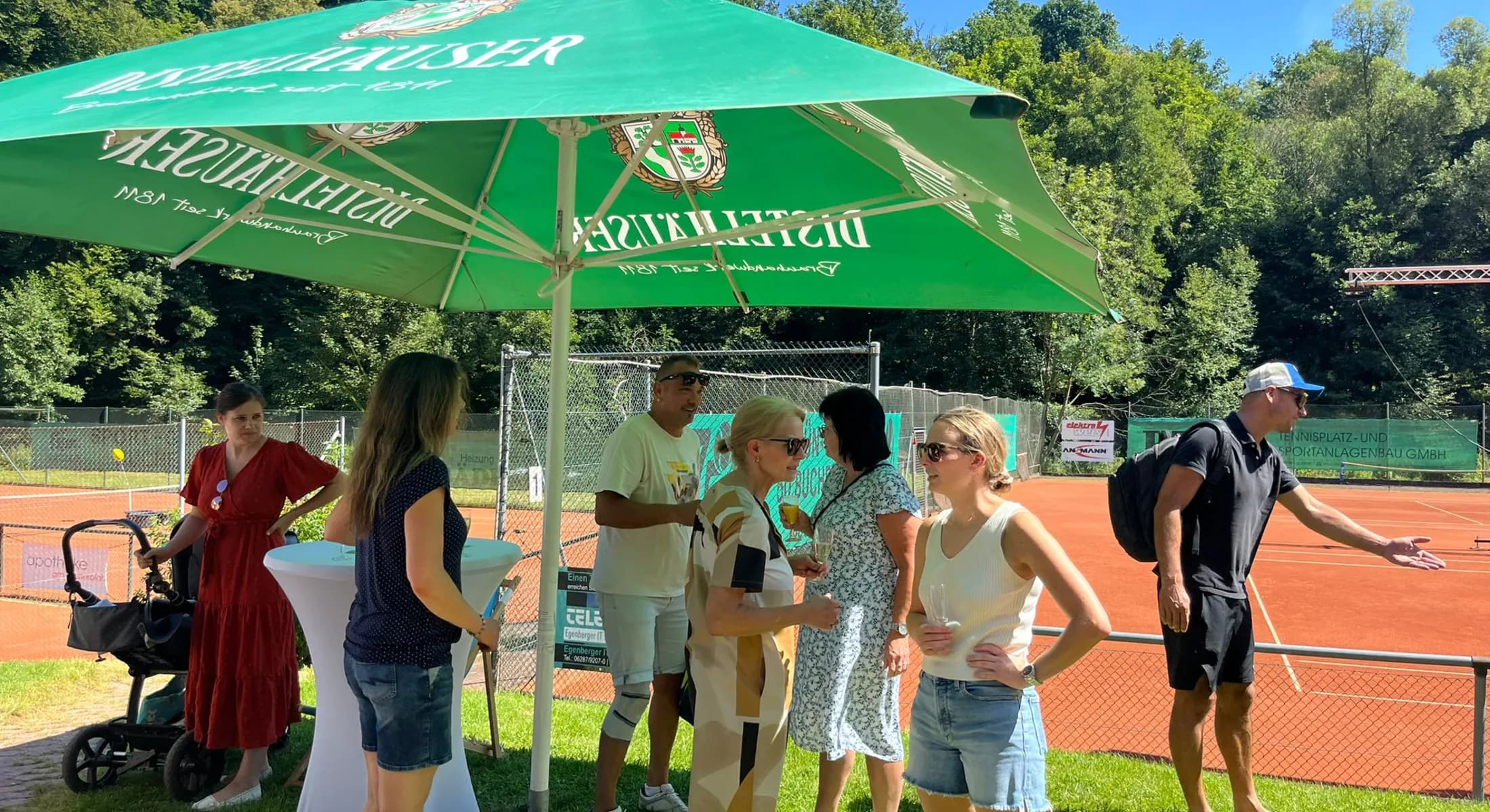 Clubevent am Tennisplatz des TC Gruen-Weiss Buchen
